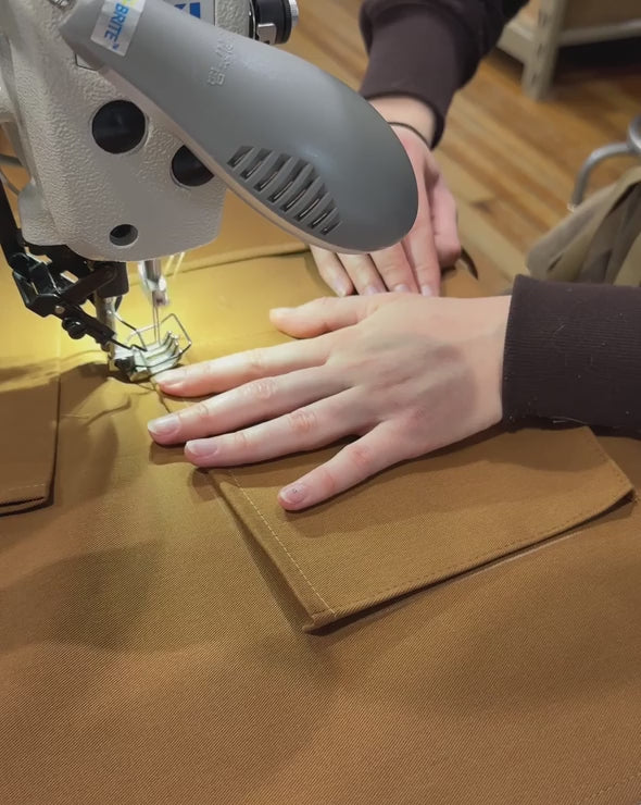 Making a No.412 Ceramics Apron in the ARTIFACT Omaha, NE studio. 